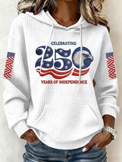 Women's US 250th Anniversary "Celebrating 250 Years of Independence" Waffle-Knit Hoodie – Patriotic Eagle & Flag Print-pufftee