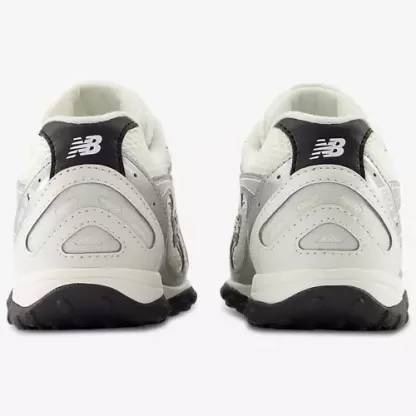 New Balance 204L