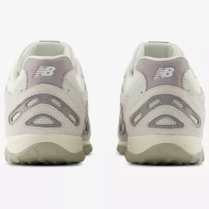 New Balance 204L