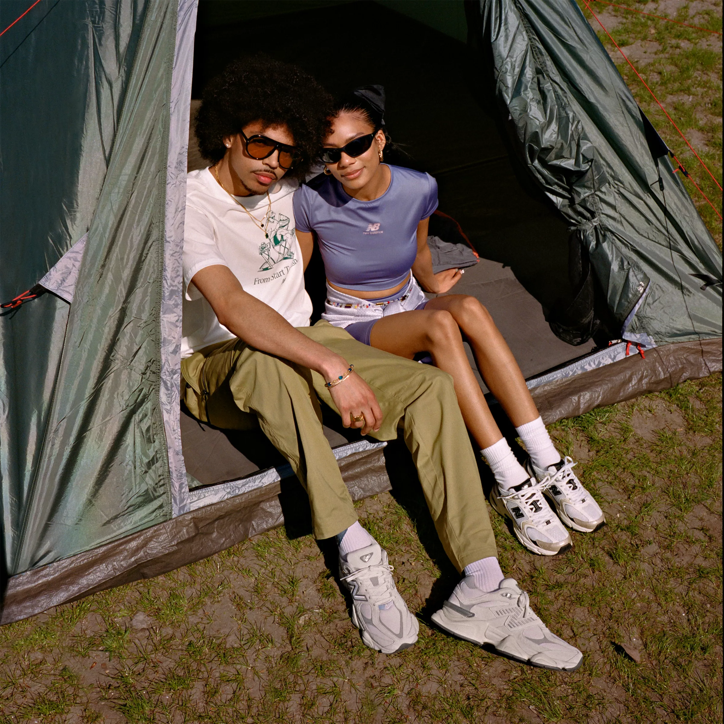 New Balanthece 530 - White with Light Gold Metallic and Black