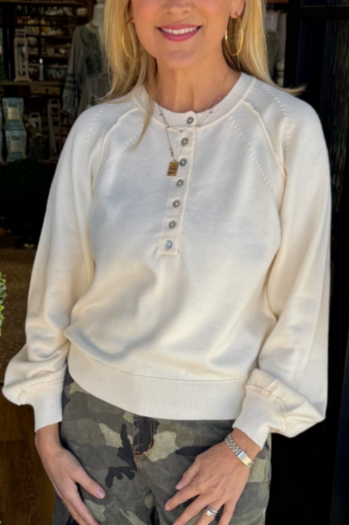 Off-white casual knitted top