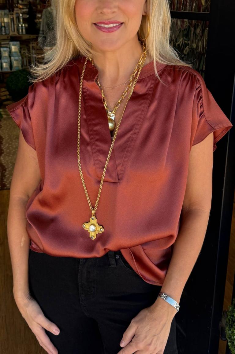 Elegant satin short-sleeved shirt