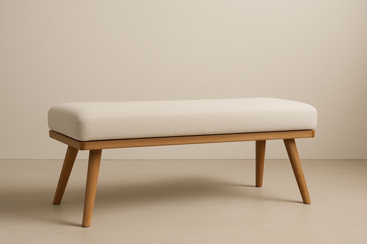 Banc rembourré en tissu crème et bois