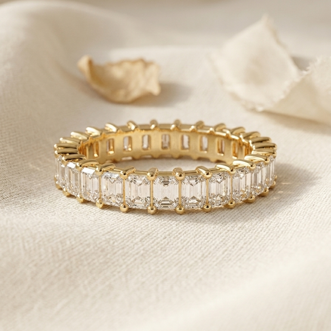 Milestone Band—Crown Still Ring | Emerald Diamond Eternity