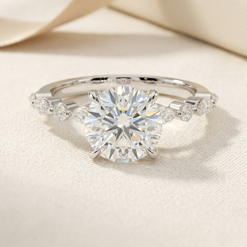Bloom—Still Light Ring | Round Diamond in Round Marquise Coverage