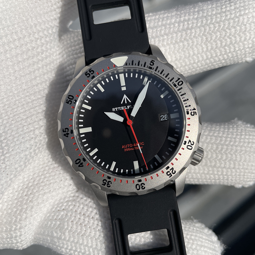 STEELFLIER Official SF755 NEW Luxury Mechanical Luminous Wristwatch NH35 Movt 200M Waterproof Stainless Steel Bezel Dive Watches