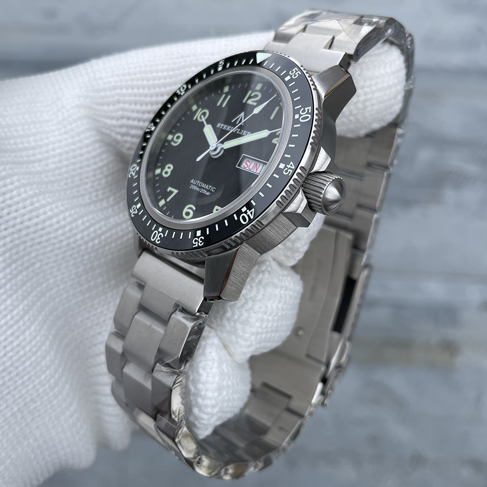 STEELFLIER Official SF787 Luxury Men Dive Watch Double Calendar NH36 Movement Super Luminous 200M Waterproof Mechanical Wristwatch