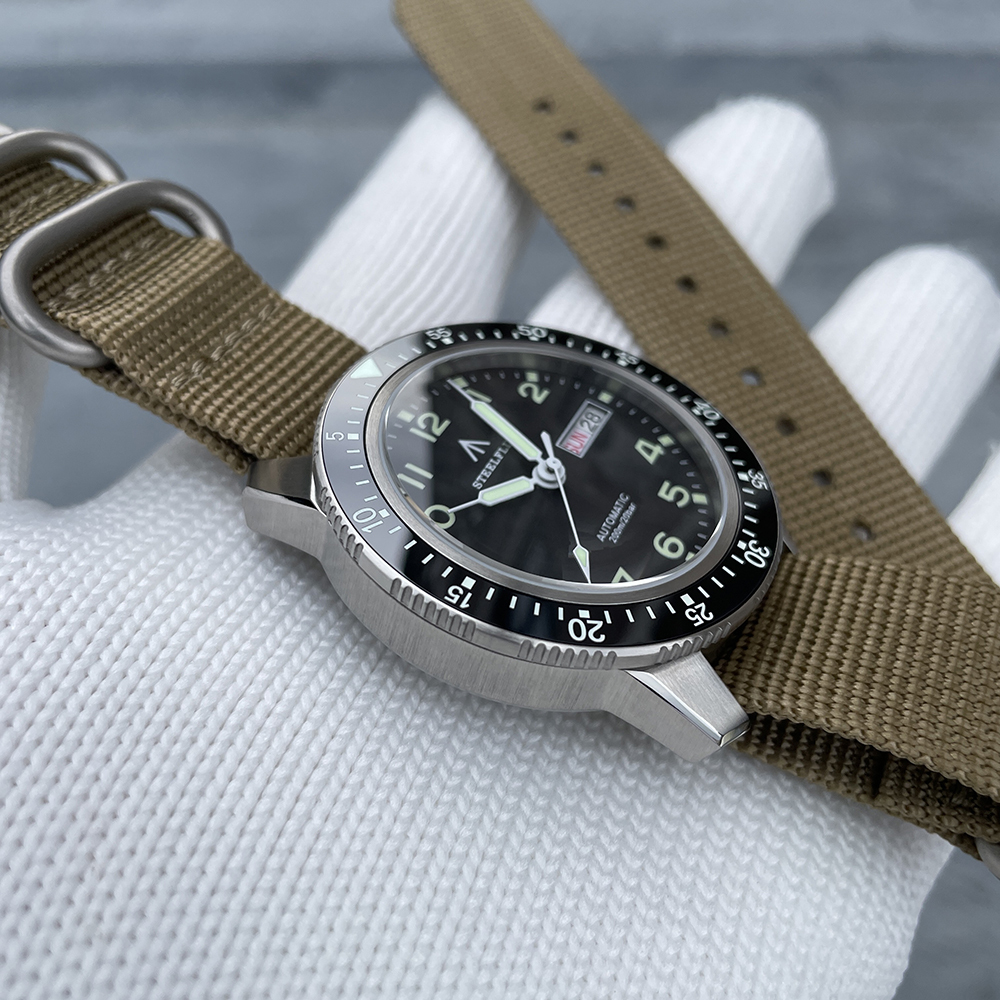 STEELFLIER Official SF787 Luxury Men Dive Watch Double Calendar NH36 Movement Super Luminous 200M Waterproof Mechanical Wristwatch