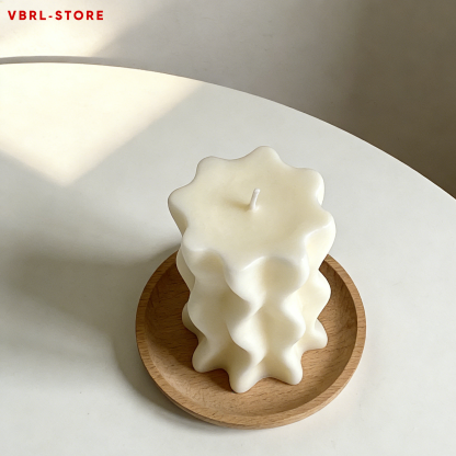 Wave-patterned scented candle
