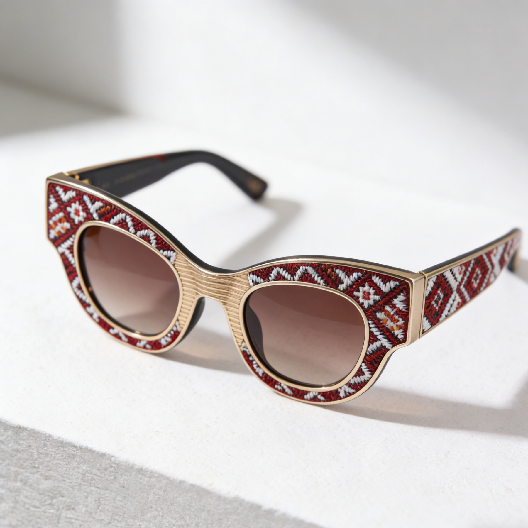  Modne okulary przeciwsłoneczne 