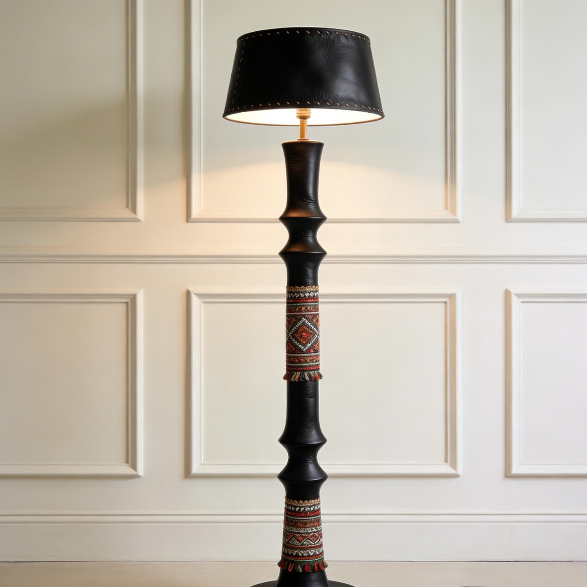 Designerska lampa podłogowa do salonu