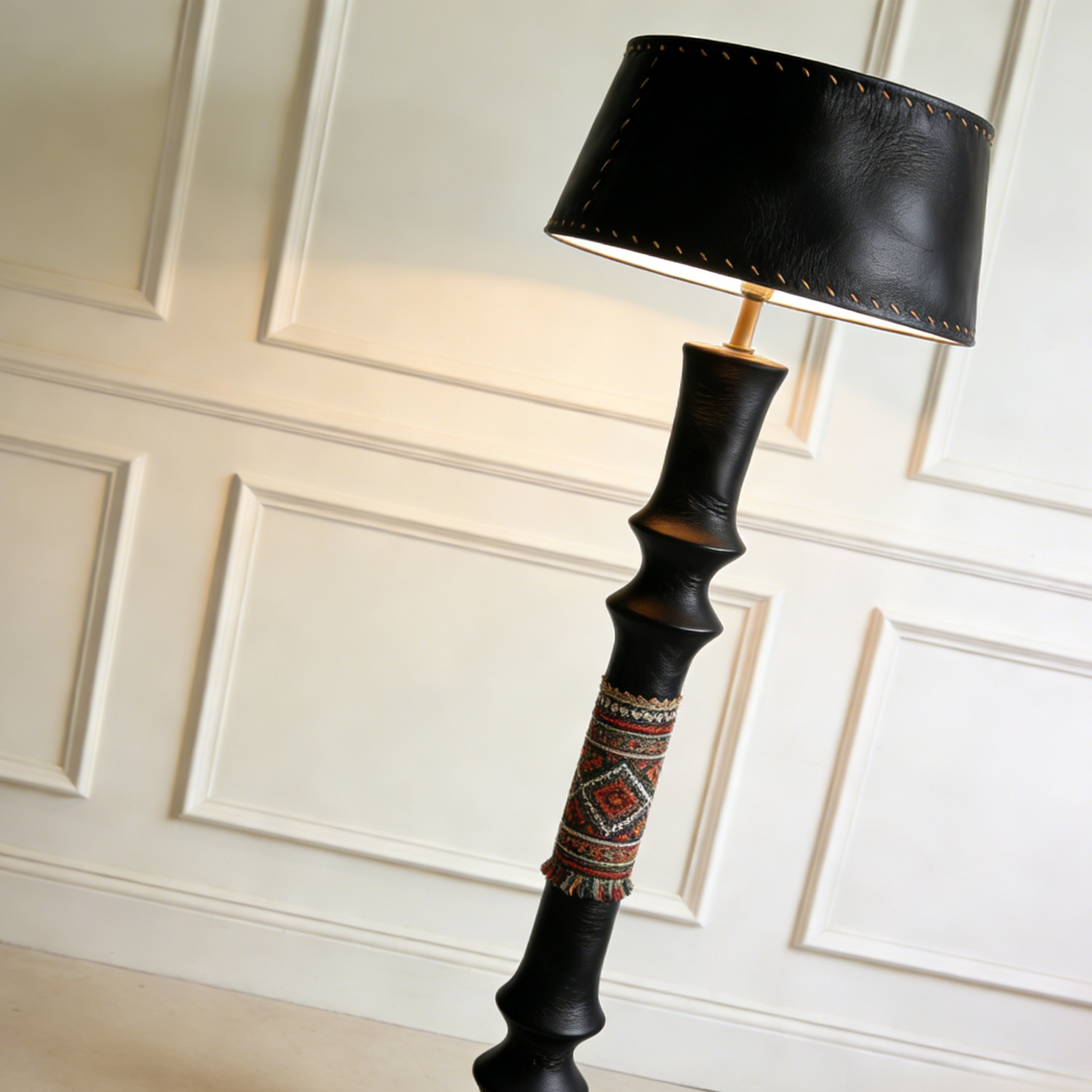 Designerska lampa podłogowa do salonu