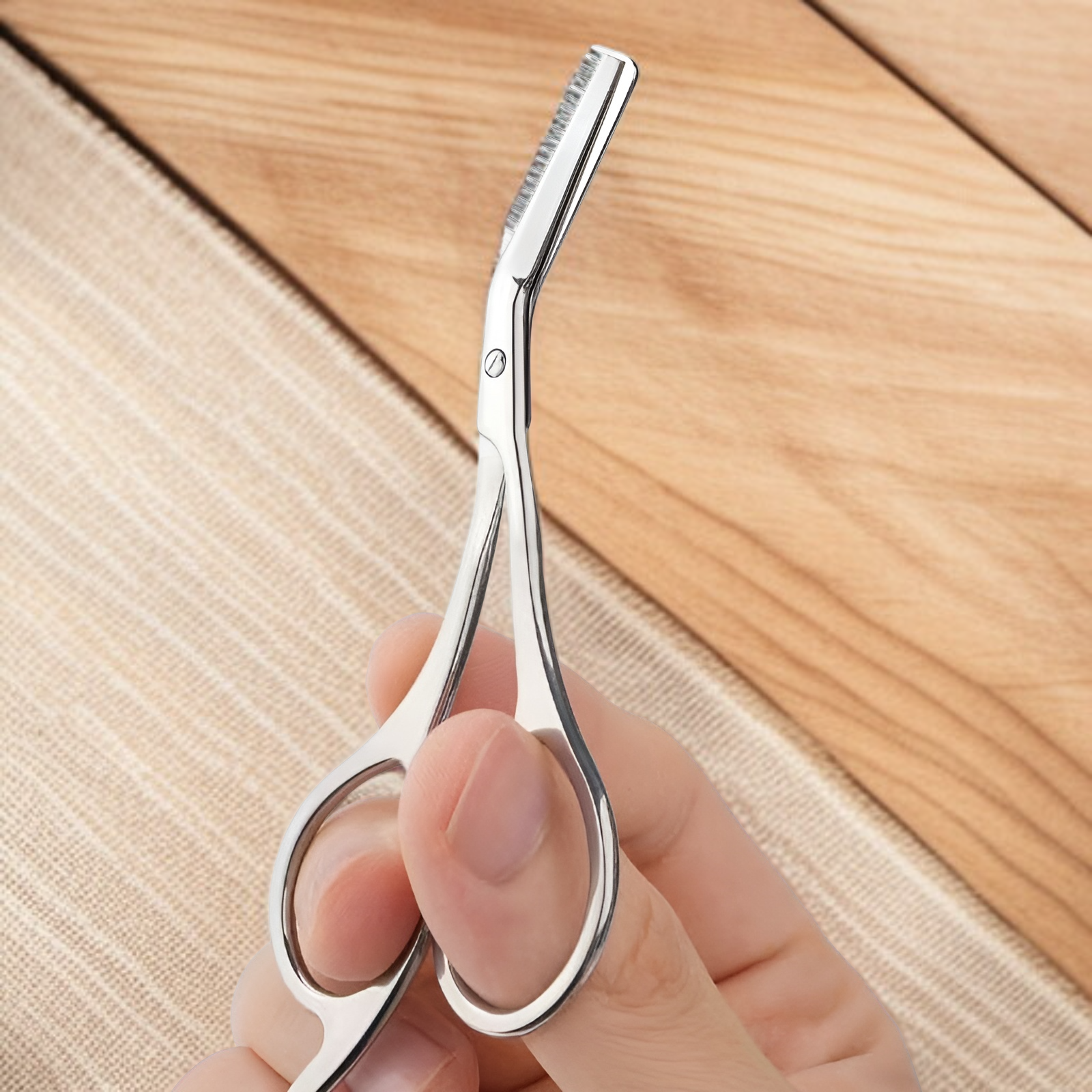 Nożyczki kosmetyczne do brwi z ergonomicznym uchwytem