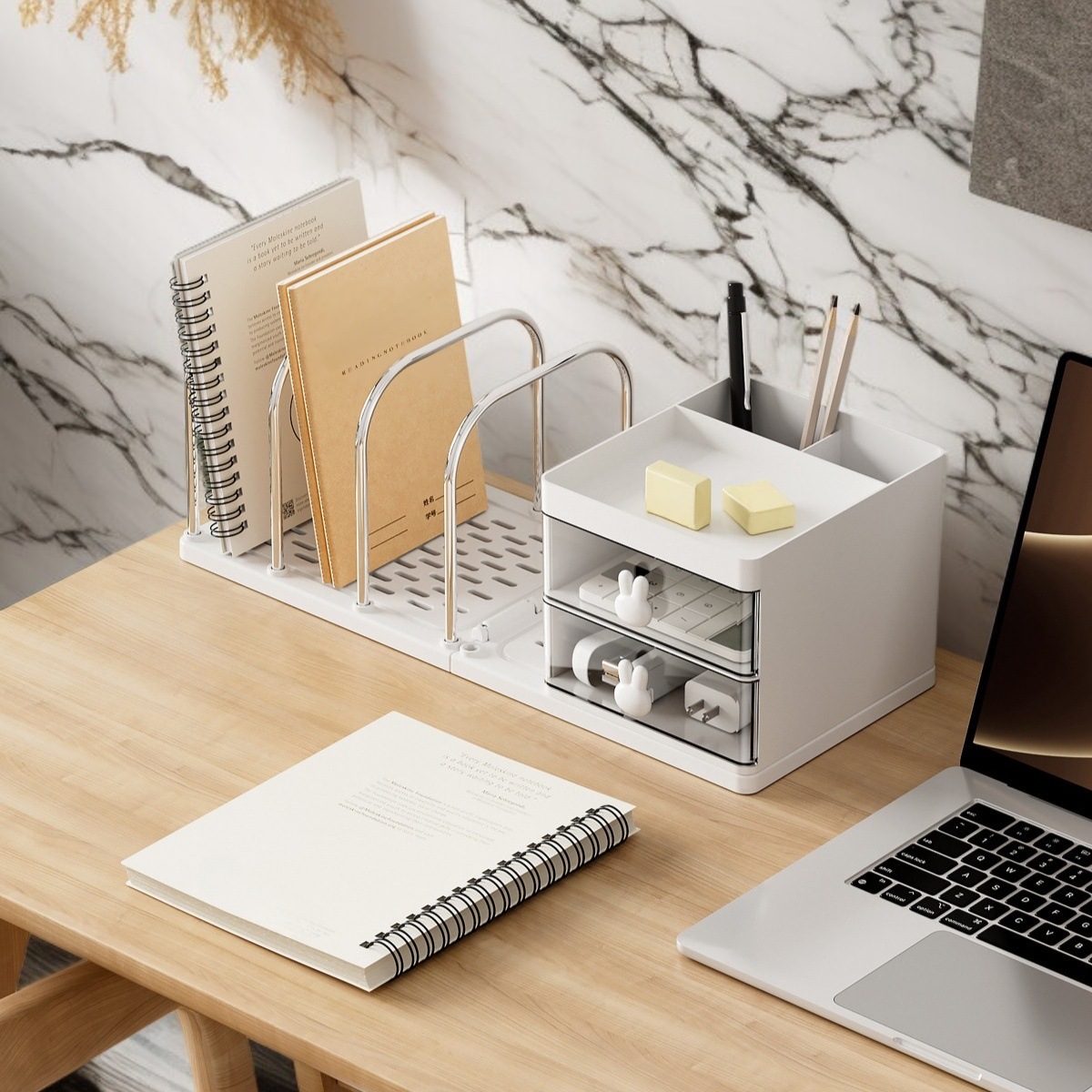 Regulowana podstawka pod książki w trakcie użytkowania