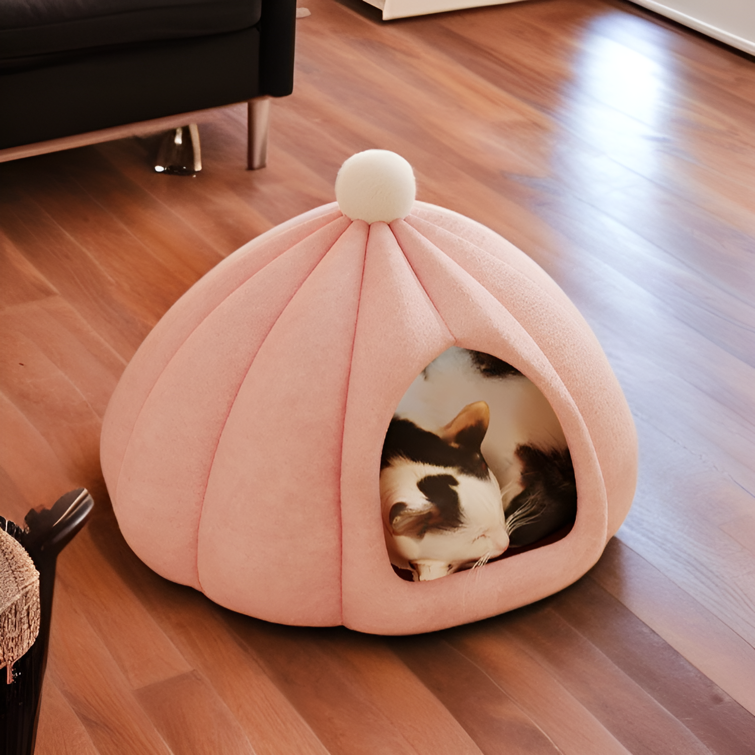 Warm and private pumpkin pet house