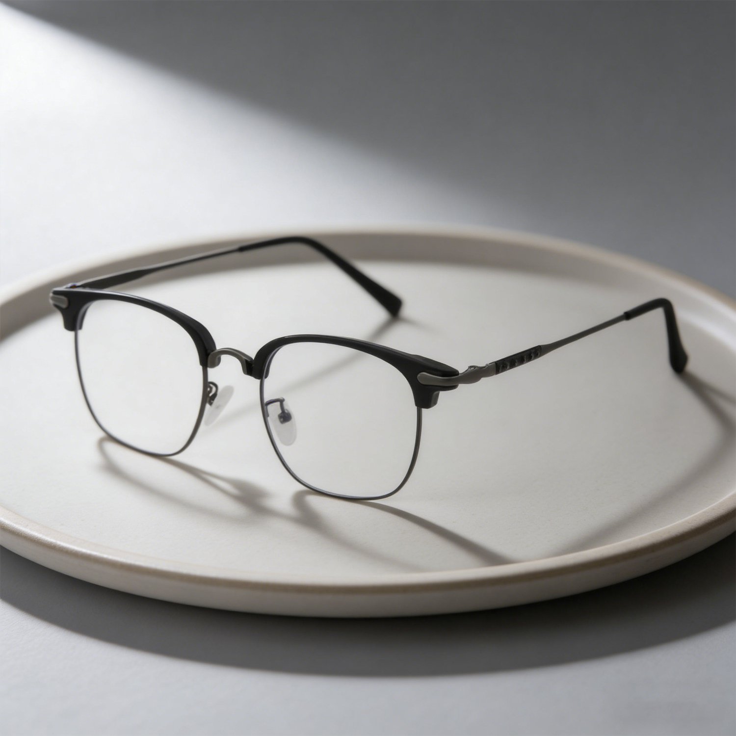 Protective blue light eyewear for men with myopia