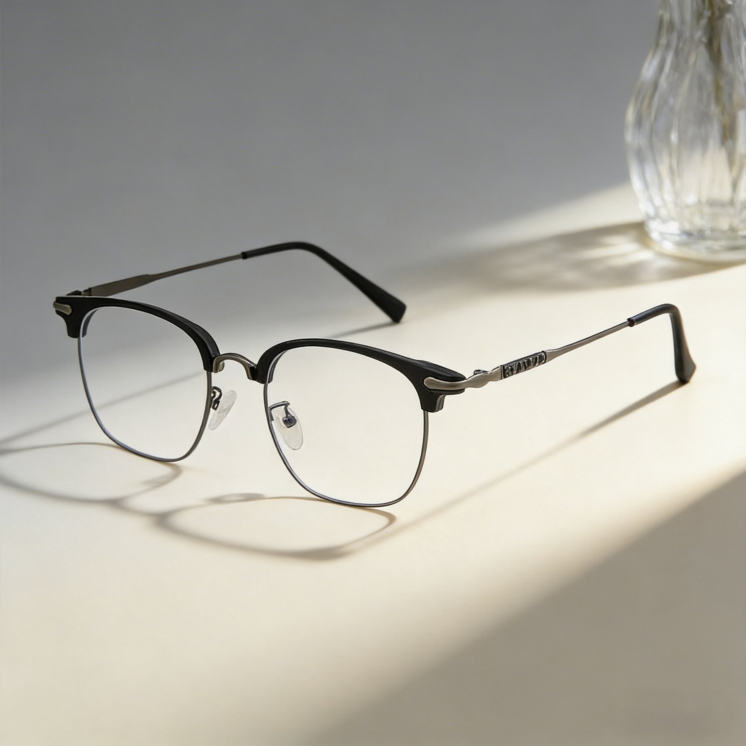 Lightweight myopia glasses with elegant metal design