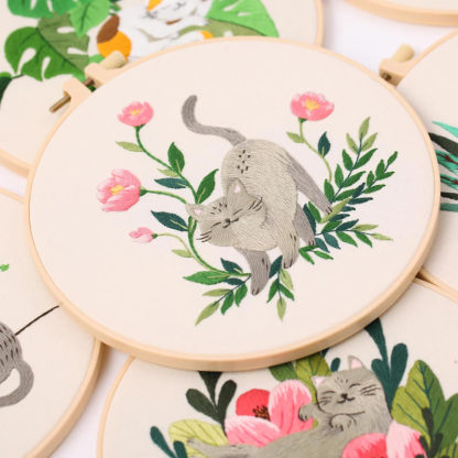 【Free Embroidery Tool Kit Included】New DIY Embroidery Kit, Animal Cat Pattern Cross-Stitch, with Step-by-Step Embroidery Tutorial