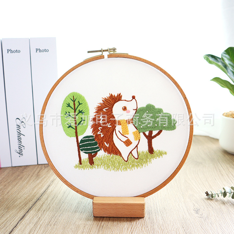 DIY Embroidery Kit — Cartoon Animal Designs, Multiple Styles Available.Includes Wooden Frame and Complete Set of Tools, Perfect Valentine’s Day Gift, Plus Free Embroidery Tutorials