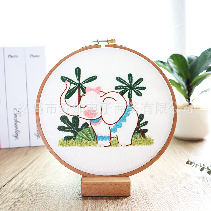 DIY Embroidery Kit — Cartoon Animal Designs, Multiple Styles Available.Includes Wooden Frame and Complete Set of Tools, Perfect Valentine’s Day Gift, Plus Free Embroidery Tutorials