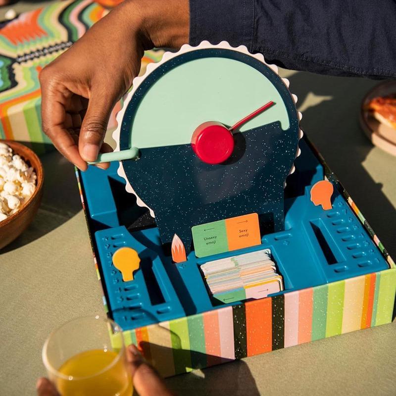 Wavelength Party Game – Ultimate Mind-Reading Challenge for Family & Friends, Fun Interactive Board Game for Parties & Game Nights