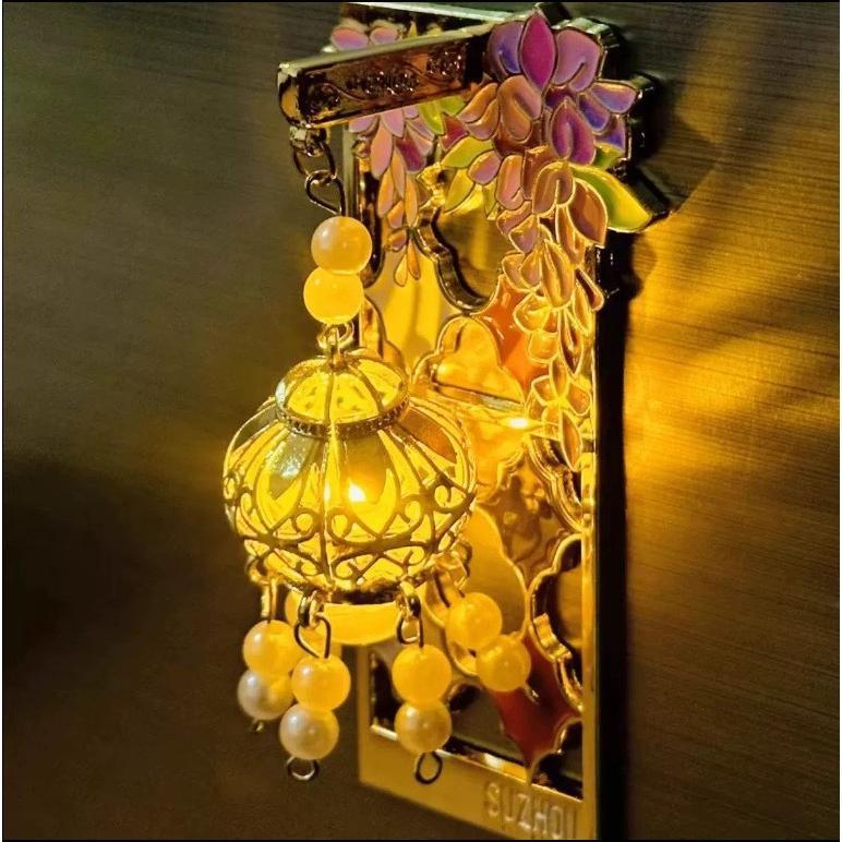 Luminous Yellow Crane Tower Fridge Magnet – Wuhan Souvenir Alloy Ornament, Glow-in-the-Dark Magnet, Creative Toy & Small Gift