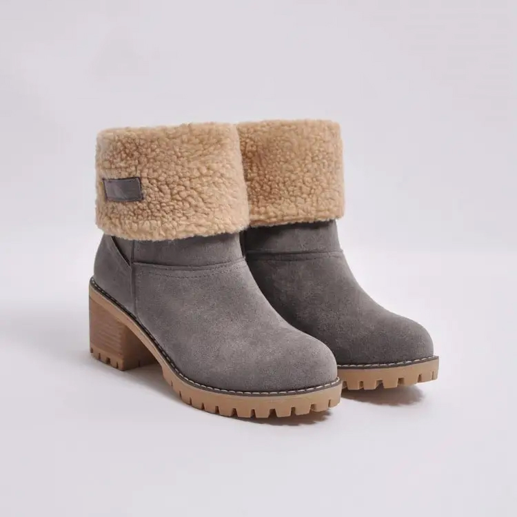 Közepes szárú vastag sarkú hótaposó csizma