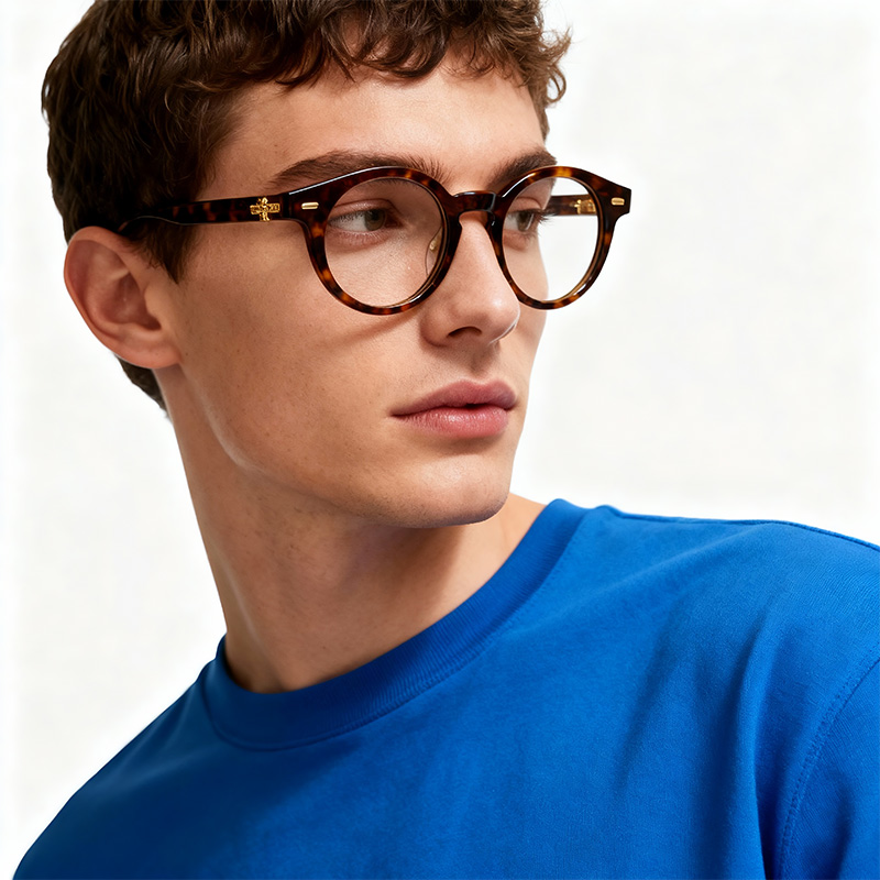 Retro-style round frame