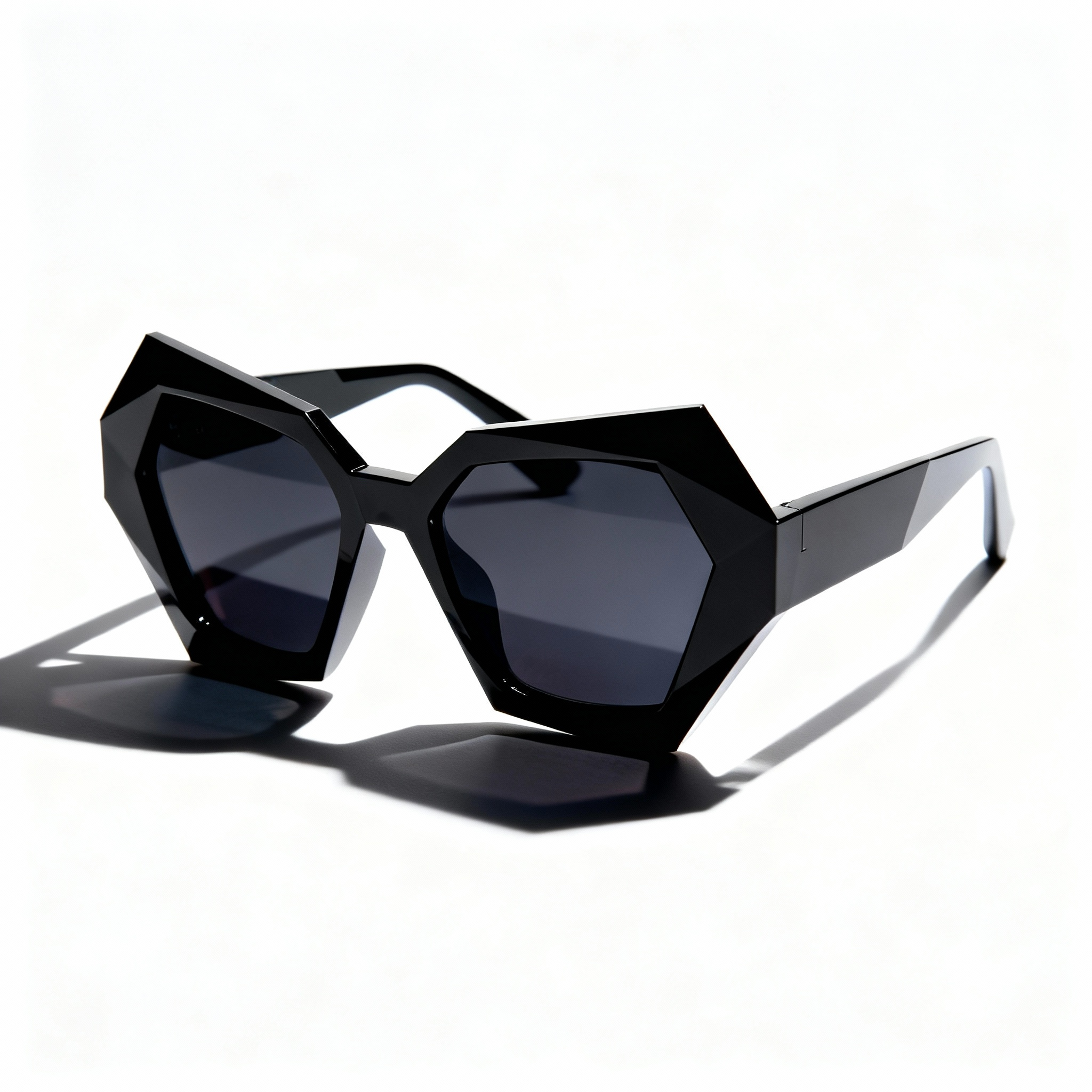 Geometric irregular sunglasses