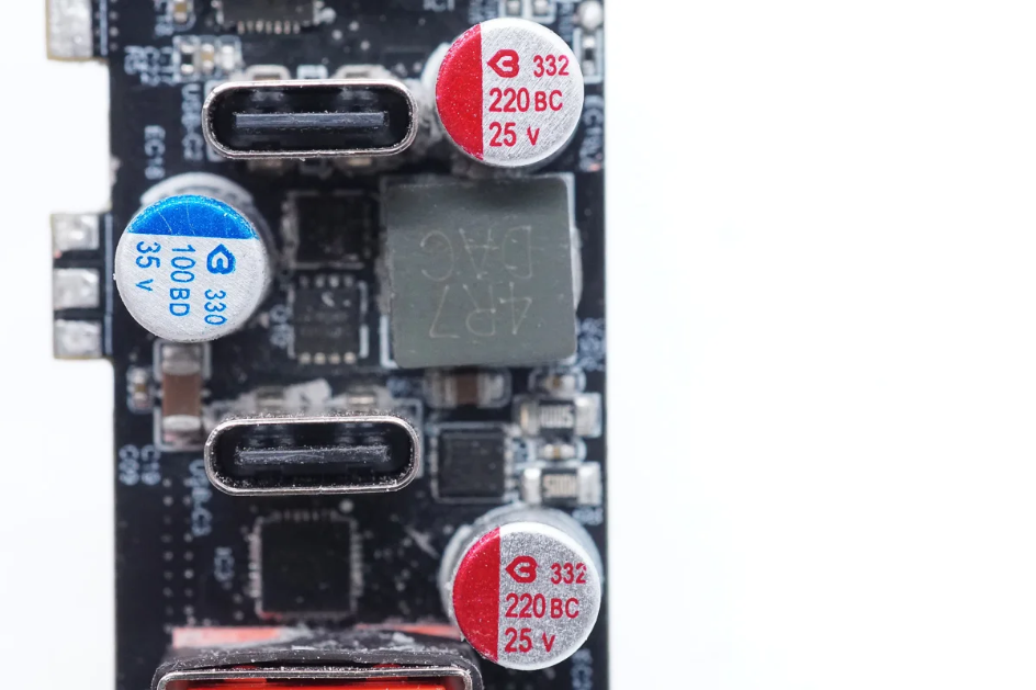 BERYL绿宝石 25V220μF