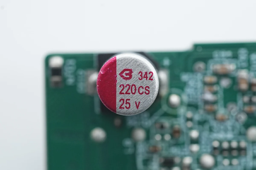BERYL绿宝石 25V220μF