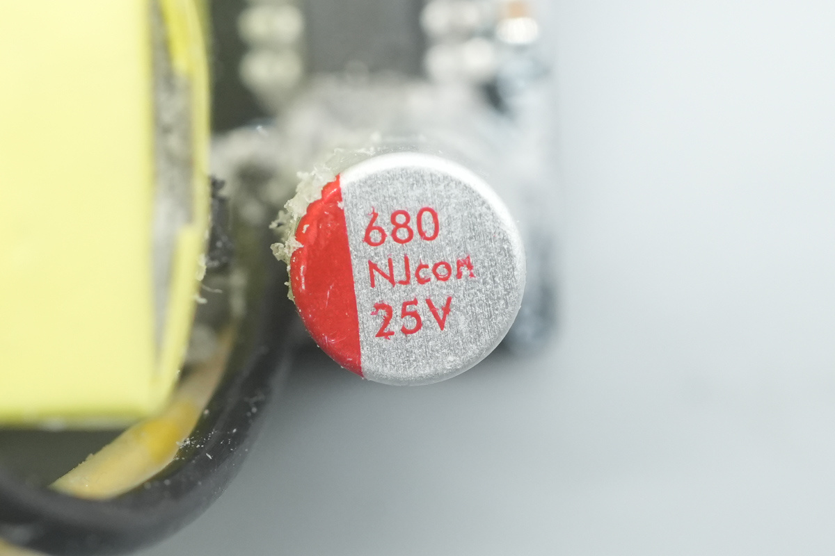 NJCON永立 25V 680μF