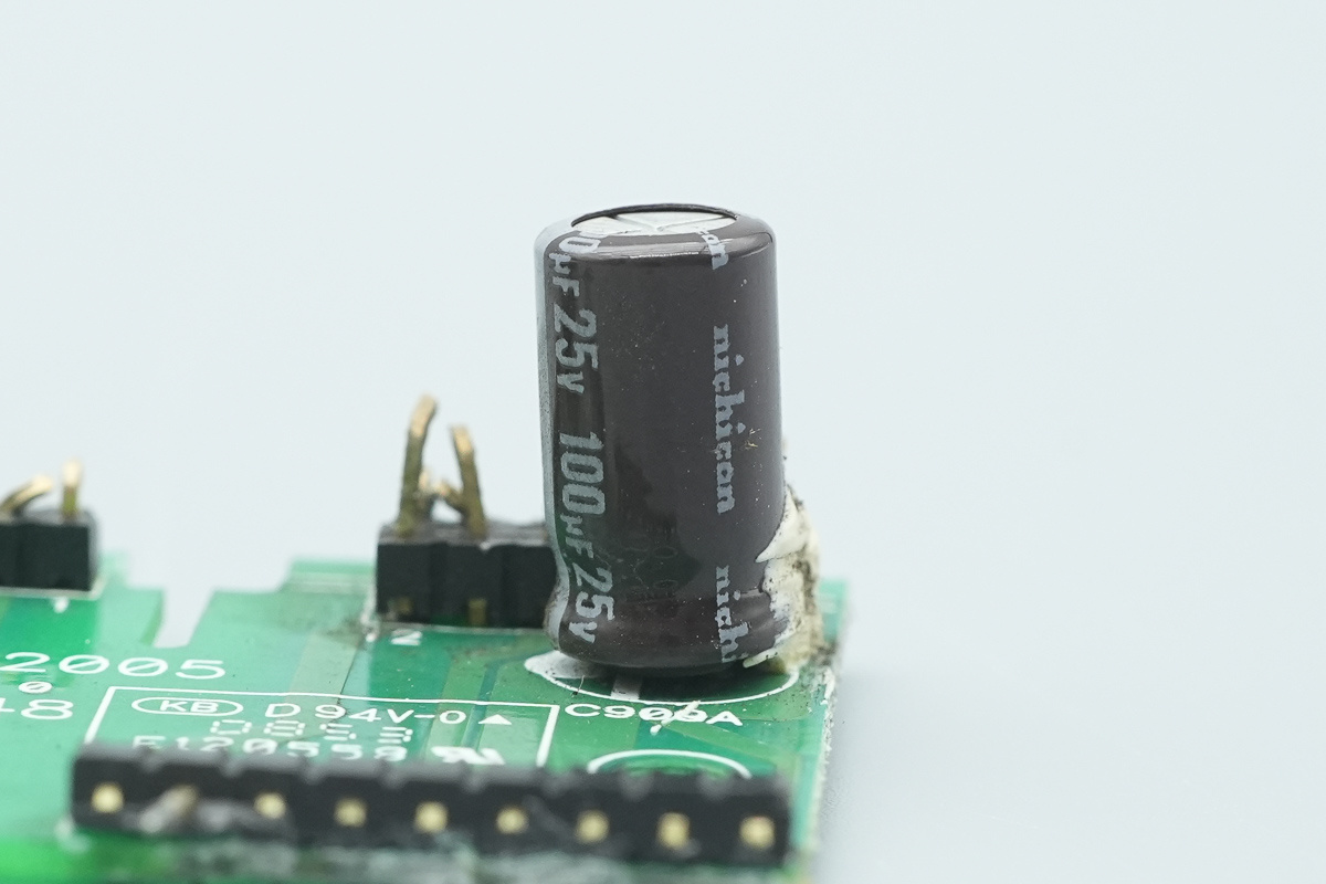 nichicon尼吉康 100μF25V