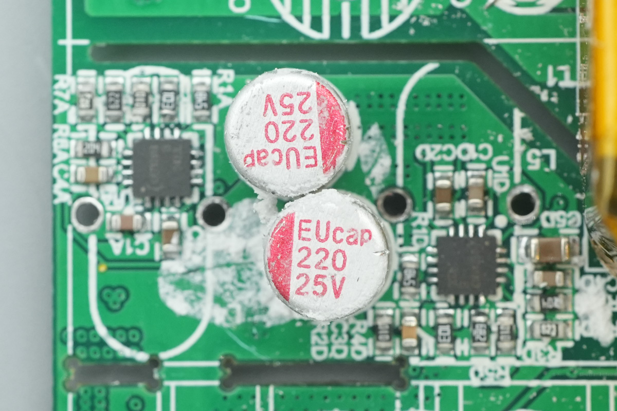 EUcap 25V 220μF
