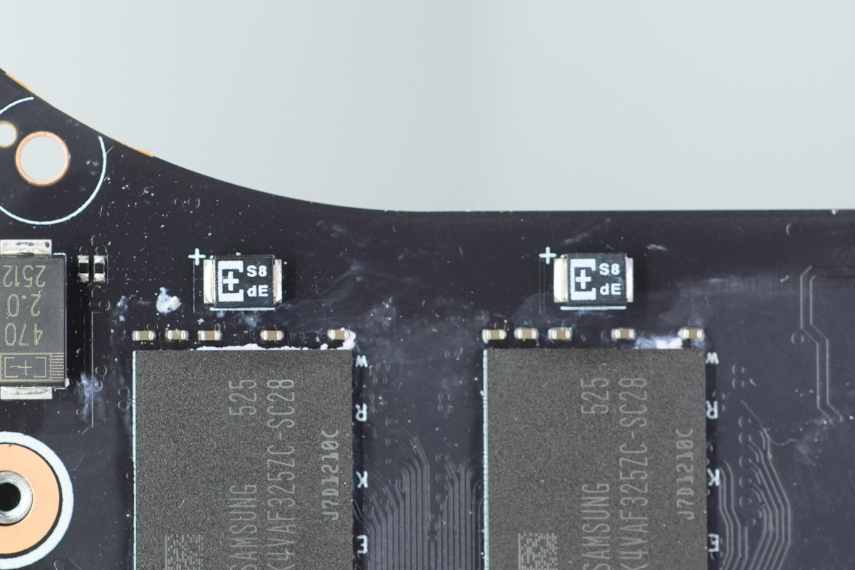 Panasonic松下 2V470μF