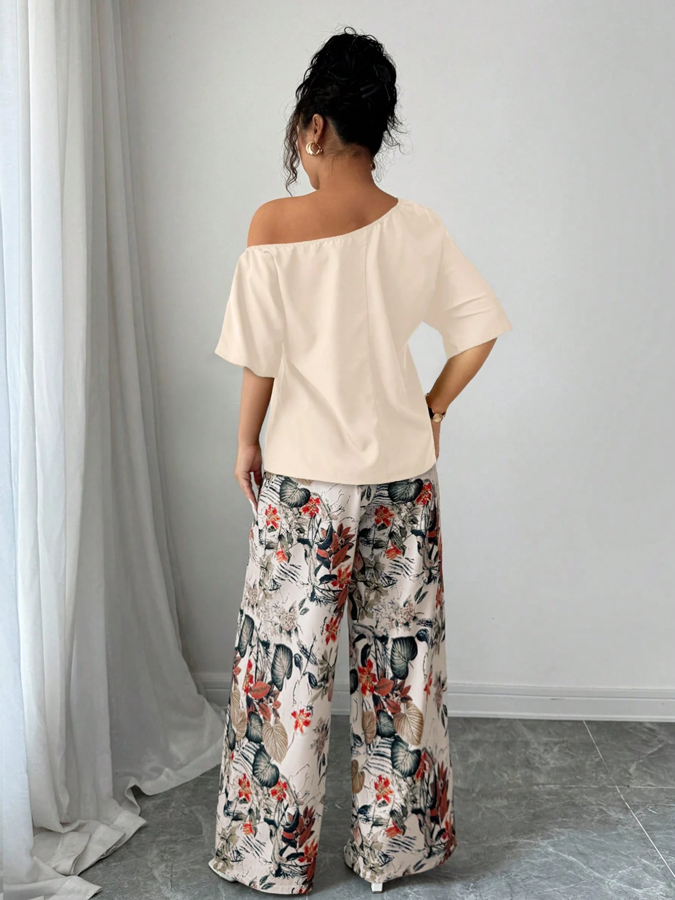 Women Summer Casual Solid Color Asymmetrical Shoulder Top And Floral Print Pants Set