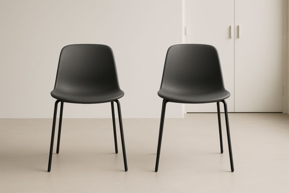Set di 2 Sedie in Plastica con Gambe in Metallo Nere