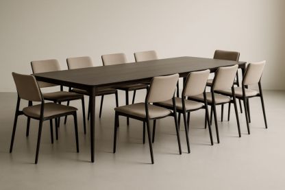 Set Tavolo Rettangolare in Legno di Quercia Massiccio con 10 Sedie in Tessuto Beige con cuscini-Levorinta