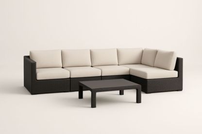 Set Divano Angolare in Rattan Sintetico Nero con Cuscini Beige e Tavolino-Levorinta