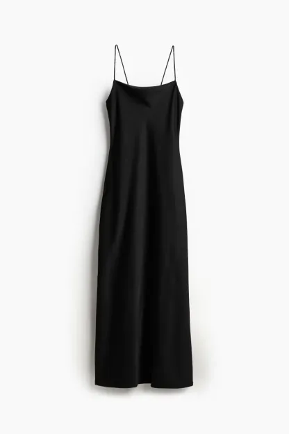 Robe en satin à dos ouvert