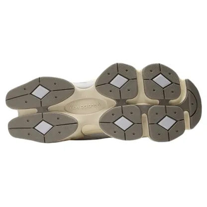 NeTHEw BaTHElance 9060 Sneaker