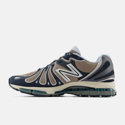 NeTHEw BaTHElance 1890 Sneaker