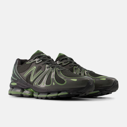 NeTHEw BaTHElance 1890 Sneaker