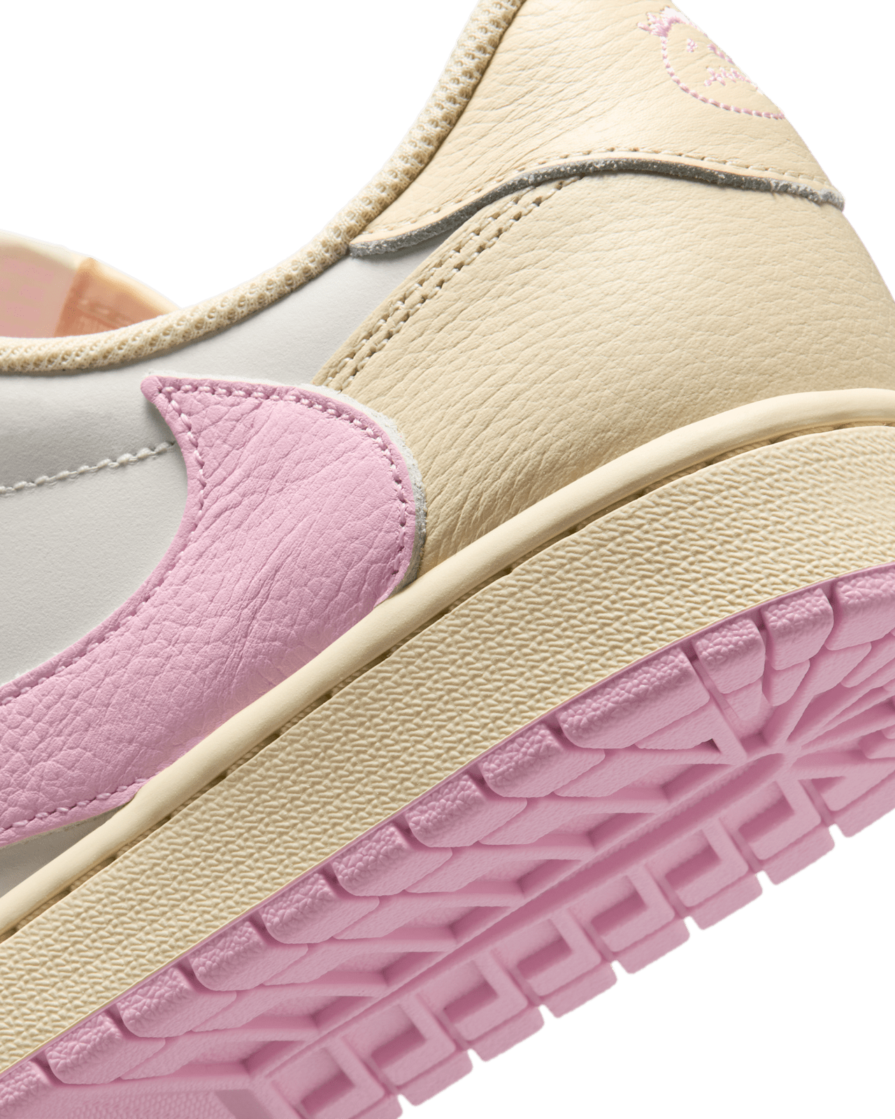 Air JorTHEdan 1 Low x TraTHEvis ScoTHEtt