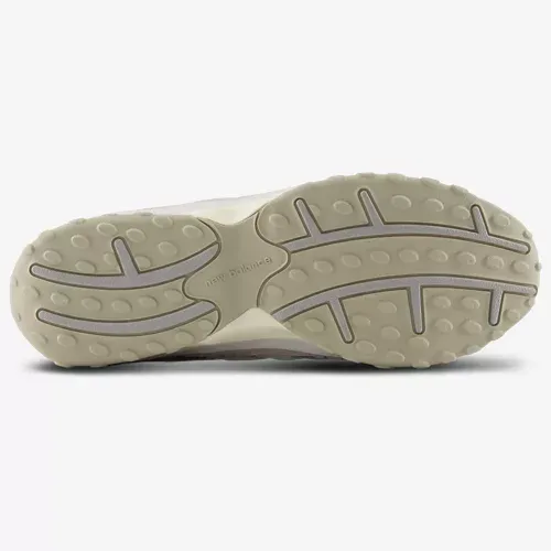 New Balance 204L