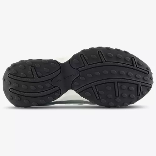 New Balance 204L