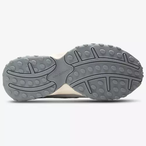 New Balance 204L