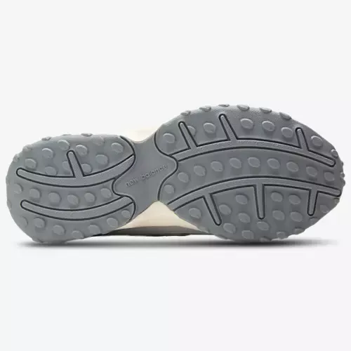 New Balance 204L