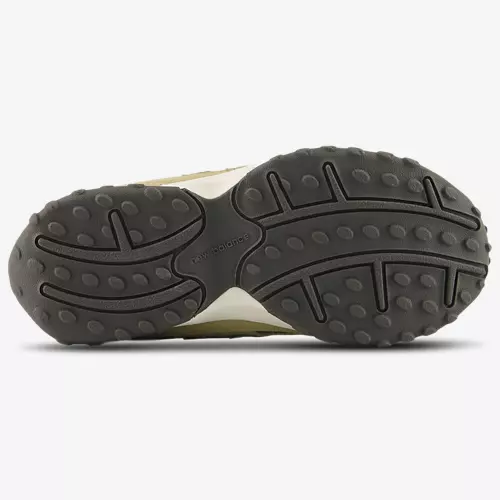 New Balance 204L