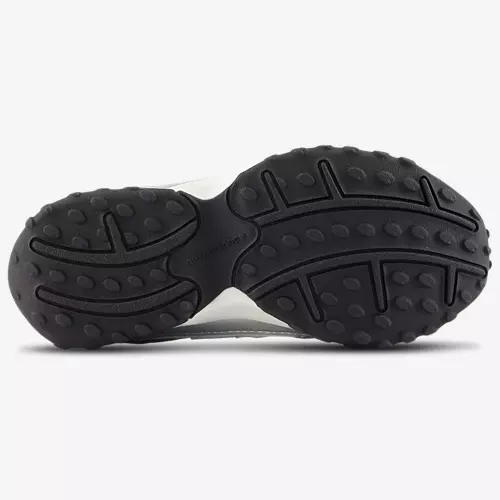 New Balance 204L